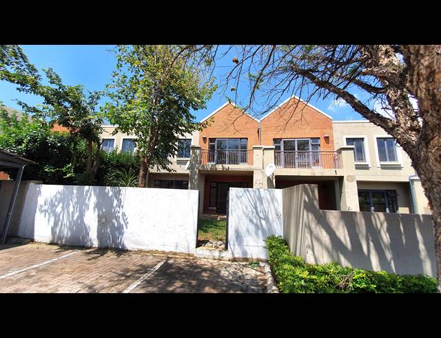 2 BEDROOM DUPLEX FOR SALE IN DARRENWOOD